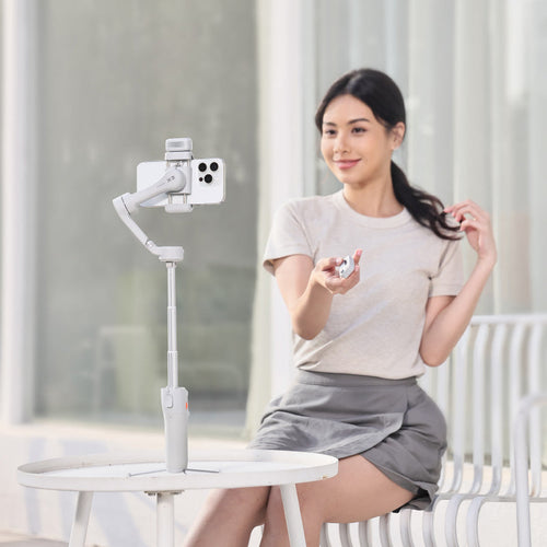 Hohem iSteady X3-Grey 3-Axis All-In-One Travel Smartphone Gimbal with Magnetic Fill Light - Grey