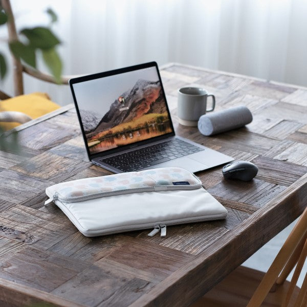 Elecom BM-IBPTP13T2 13.3-inch Laptop Design Sleeve Case (Bird)