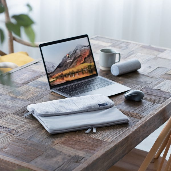 Elecom BM-IBPTP13T3 13.3-inch Laptop Design Sleeve Case (Line)