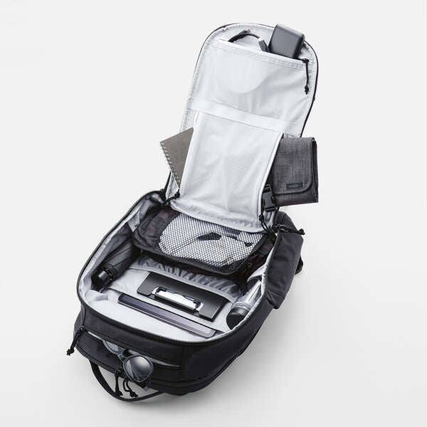 Elecom BM-MNLBP01BK MNL City Pack – Challenger Singapore